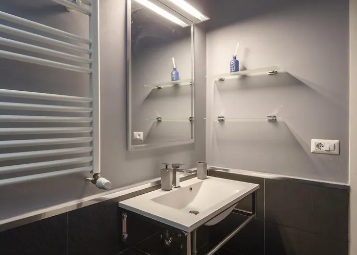 Vatican Luxury Three Bedroom Apartment *